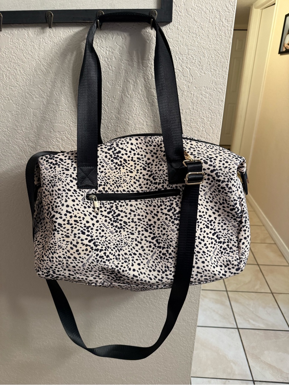 Mali + Lili Weekender bag in leopard print